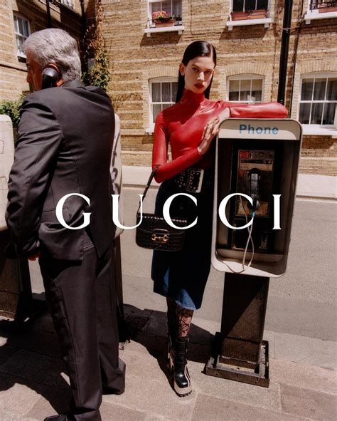 vogue simplicity gucci